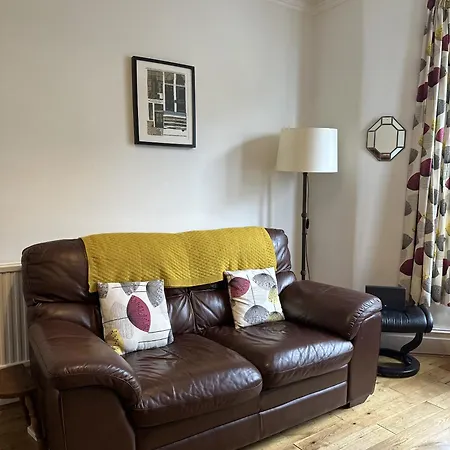 Peaceful Family Retreat Near Gloucester Road * Bristol