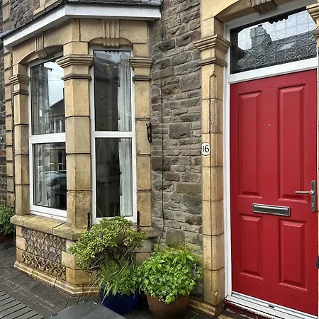 Peaceful Family Retreat Near Gloucester Road Bristol