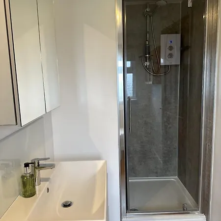 Semesterbostad Peaceful Family Retreat Near Gloucester Road Bristol