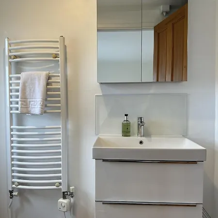 Peaceful Family Retreat Near Gloucester Road * Bristol