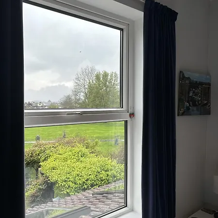 Peaceful Family Retreat Near Gloucester Road 別荘 ブリストル