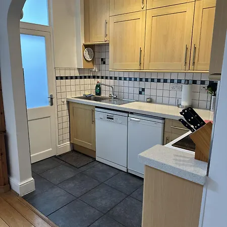 Casa de Férias Peaceful Family Retreat Near Gloucester Road Bristol