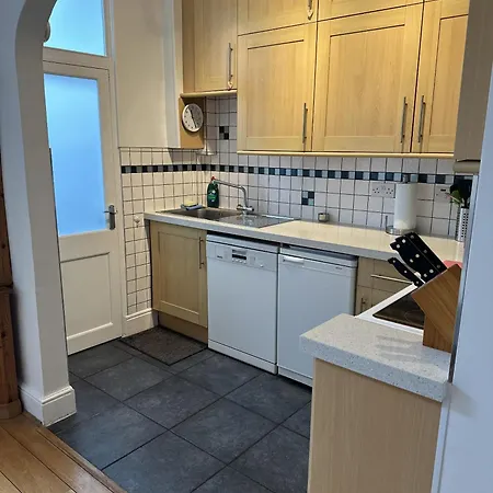 Holiday home Peaceful Family Retreat Near Gloucester Road Bristol