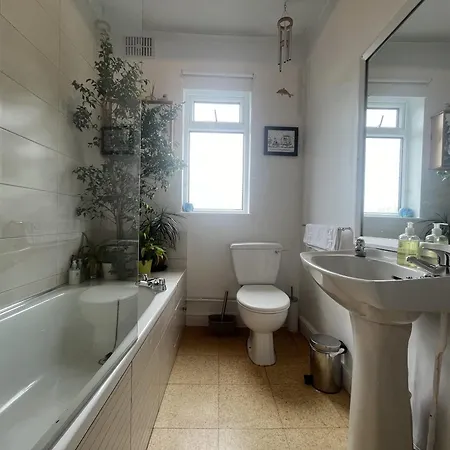 Peaceful Family Retreat Near Gloucester Road Semesterbostad