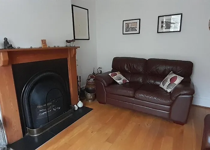 Peaceful Family Retreat Near Gloucester Road Bristol