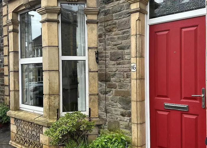 Peaceful Family Retreat Near Gloucester Road Bristol