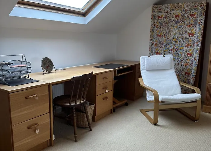 Peaceful Family Retreat Near Gloucester Road