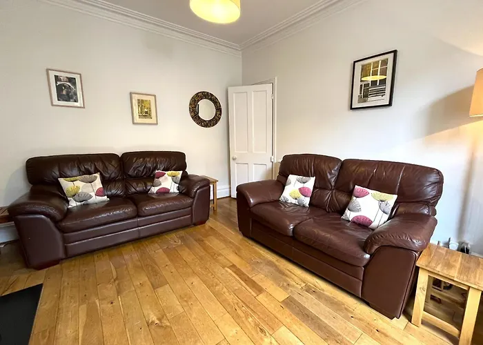 Peaceful Family Retreat Near Gloucester Road