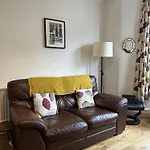 Peaceful Family Retreat Near Gloucester Road * Bristol