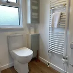 Peaceful Family Retreat Near Gloucester Road Сasa de vacaciones Bristol