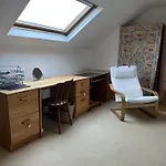 Peaceful Family Retreat Near Gloucester Road