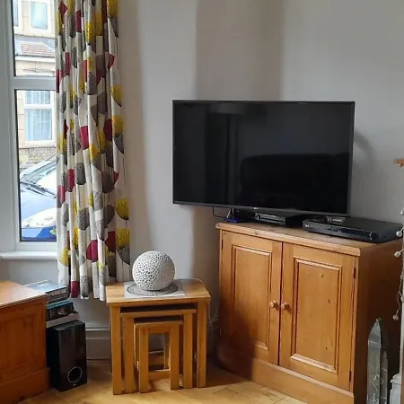 Peaceful Family Retreat Near Gloucester Road