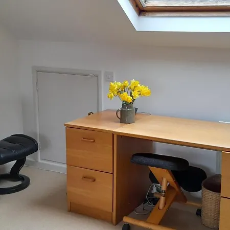 Peaceful Family Retreat Near Gloucester Road *