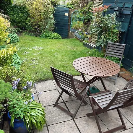 Peaceful Family Retreat Near Gloucester Road *