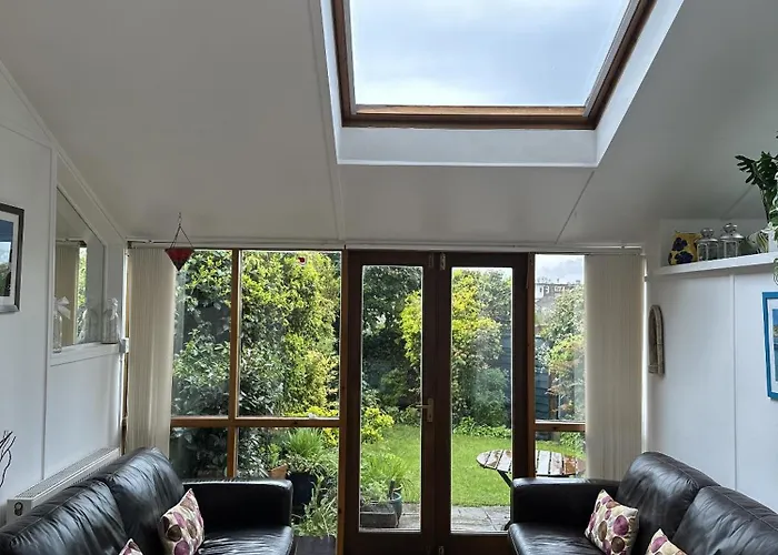 Casa de Férias Peaceful Family Retreat Near Gloucester Road Bristol